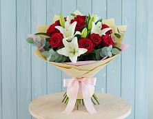 Букет цветов из:  Лилии и Розы в Дыгулыбгее