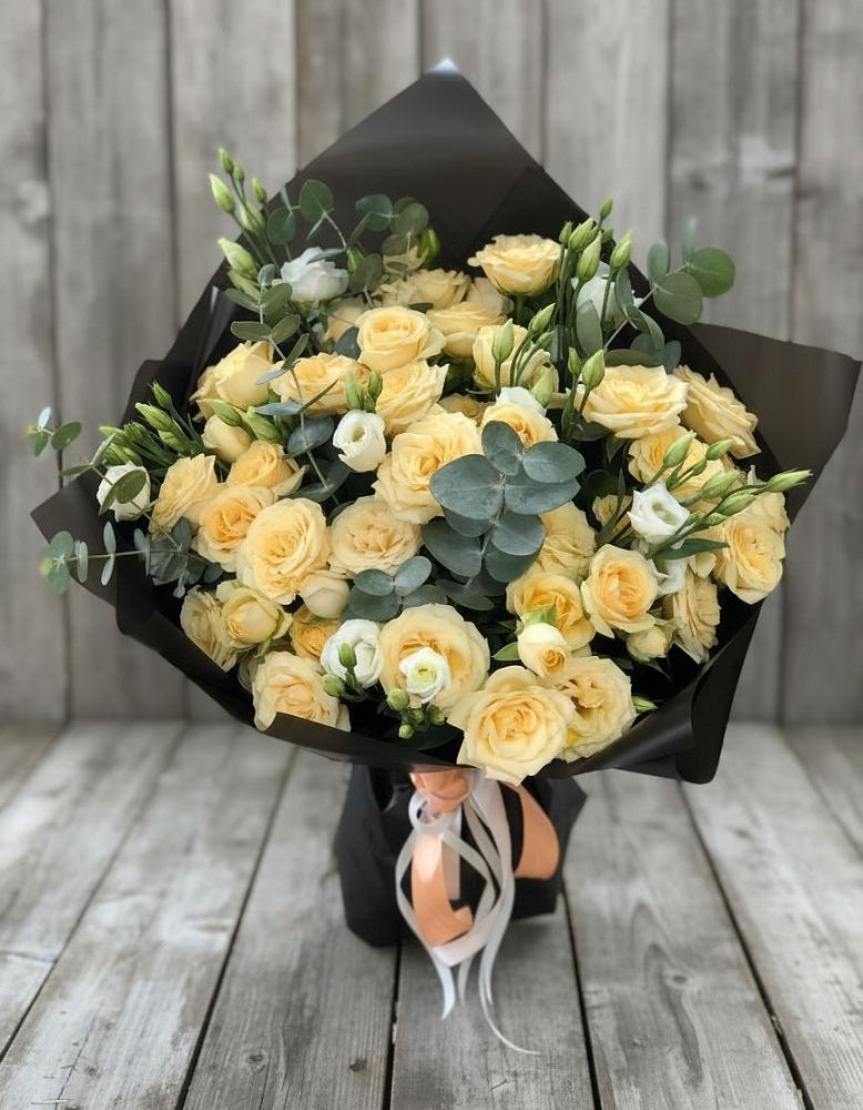 Букет цветов из: Розы и Лизиантусы в Дыгулыбгее