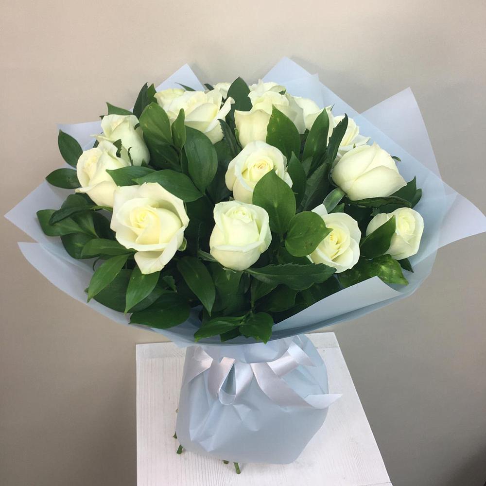 Букет 15 Белых роз Проуд в Дыгулыбгее