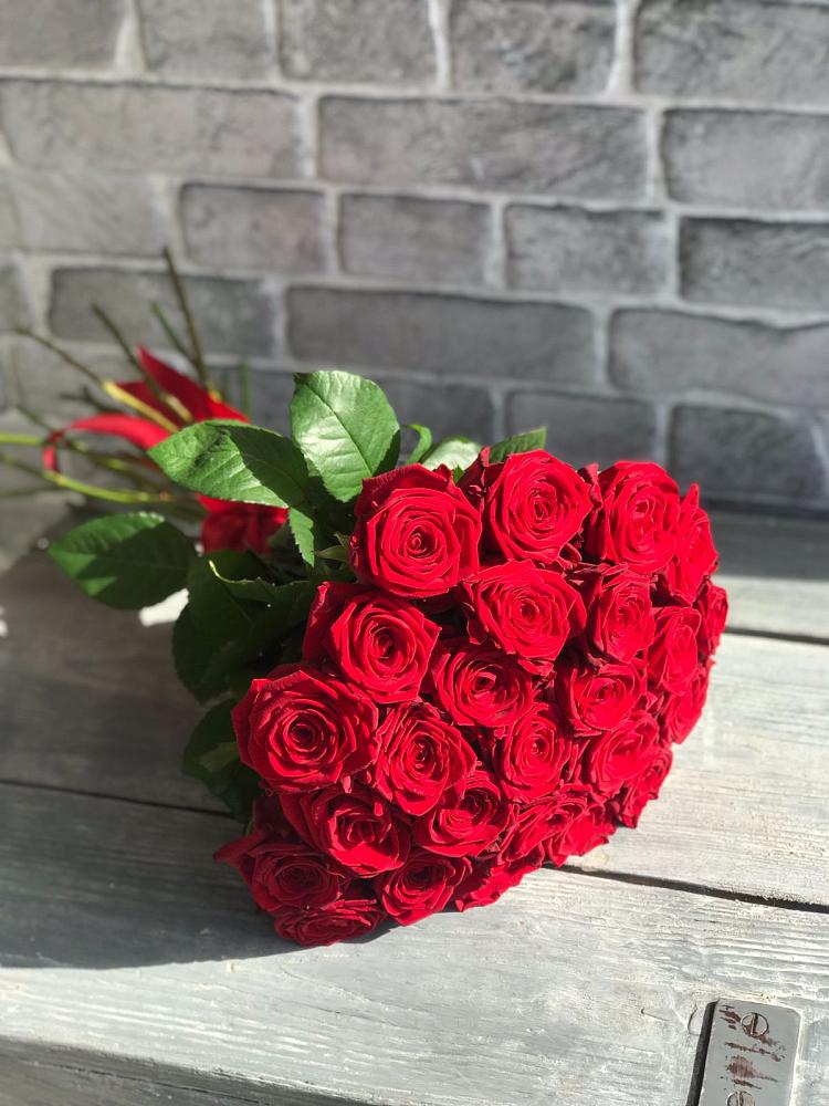Букет Красные розы Фридом в Дыгулыбгее
