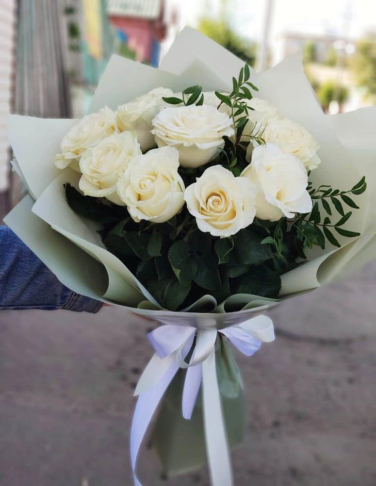 Букет Белые розы Проуд в Дыгулыбгее