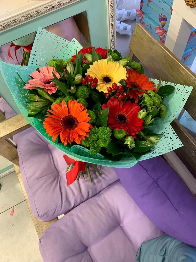 Букет цветов из: Герберы, Хризантемы и Альстромерии в Дыгулыбгее