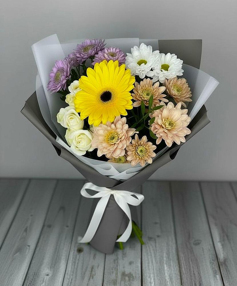 Букет цветов из: Розы, Герберы и Хризантемы в Дыгулыбгее