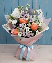 Букет цветов из:  Лизиантусы, Розы, Альстромерии и Гипсофила в Дыгулыбгее