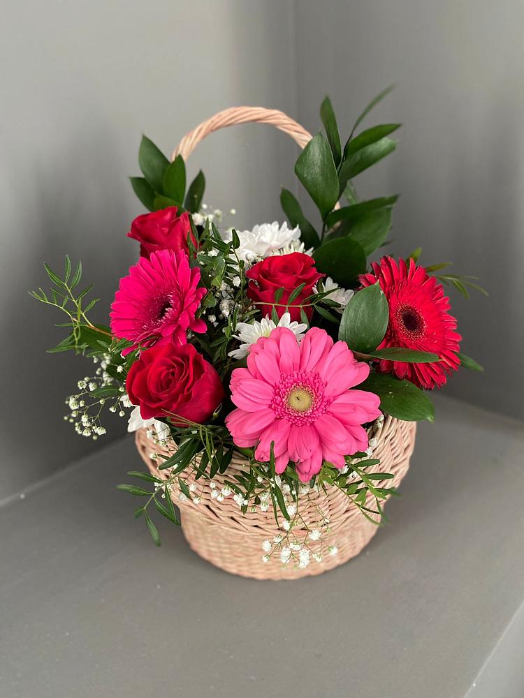 Цветочная композиция из Розы, Хризантемы и Герберы в корзине в Дыгулыбгее