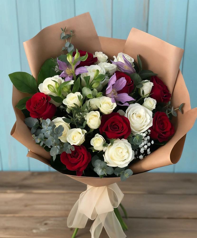 Букет цветов из: Розы и Альстромерии в Дыгулыбгее